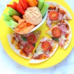 Got hungry screaming kids? Whip up dinner in no time with my super speedy 5 Minute Pizza recipe | My Fussy Eater blog