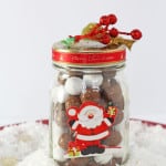 The kids will love making these super cute Chocolate Snowballs in a Jar as Christmas gifts for their friends! | My Fussy Eater blog