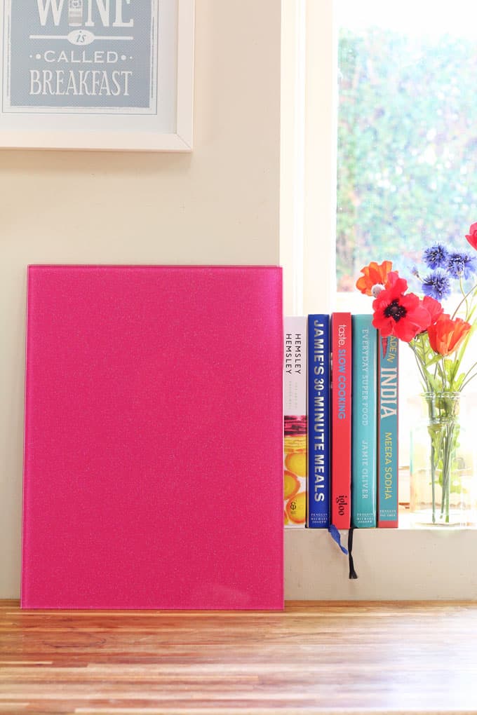 A stylish yet super practical glass chopping board from Creo. Available in lots of different bright colours with optional glitter shimmer finish too!