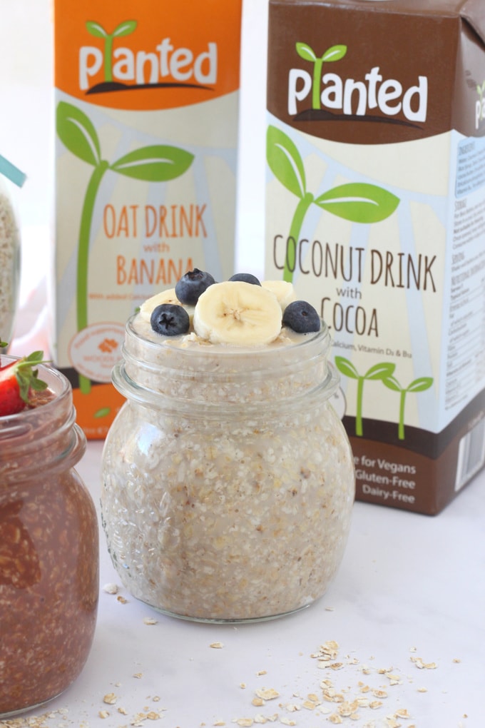 overnight oats with banana and blueberries
