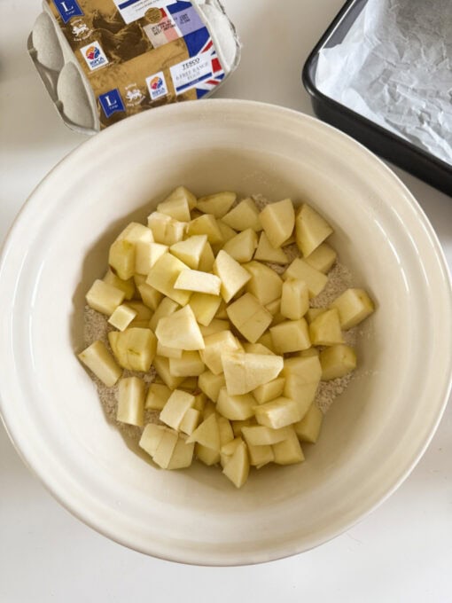 Step by step guide showing you how to make Apple & Cinnamon Cake.