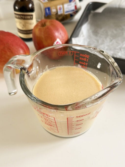Step by step guide showing you how to make Apple & Cinnamon Cake.